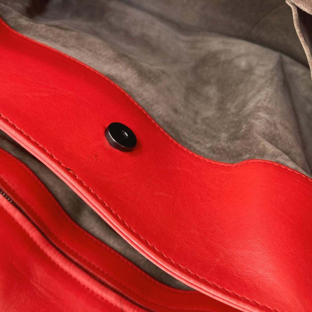 BOTTEGA VENETA Red Intrecciato Tote Bag - Picture 14 of 16